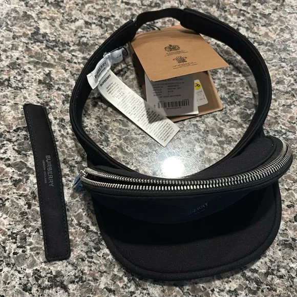 NWT BURBERRY Black Zip Detail Visor Hat, Small